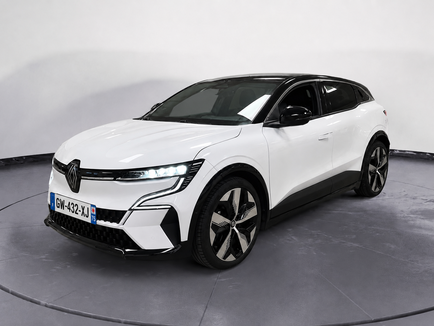 ChatGPT Image 1 août 2026, 13_56_12 Renault Megane E-Tech – Image 1